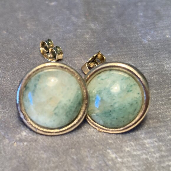 Green Stone Post Earrings-Vintage - Picture 1 of 4